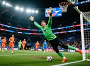 守门员超常发挥，成功率领球队赢得重要胜利