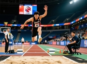 男子跳远比赛中现超强选手，夺冠！