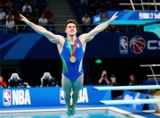 跳水比赛优美表现，意大利选手夺得金牌